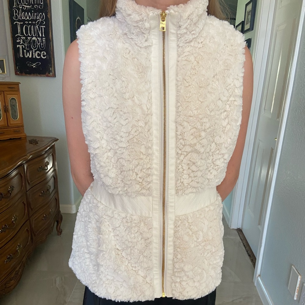Andrew Marc fluffy white vest with pockets